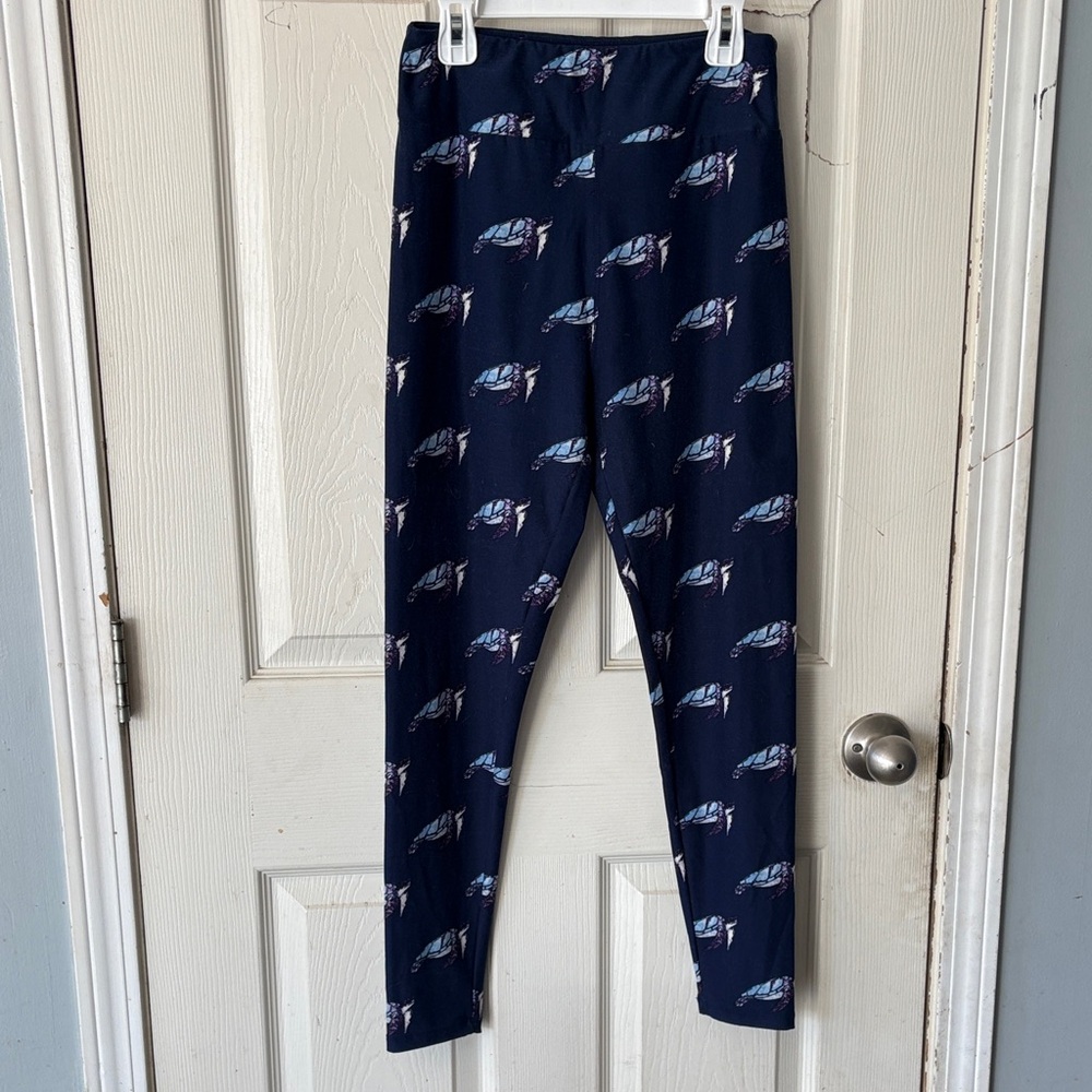 NWOT LLR Turtle Leggings. Size OS
